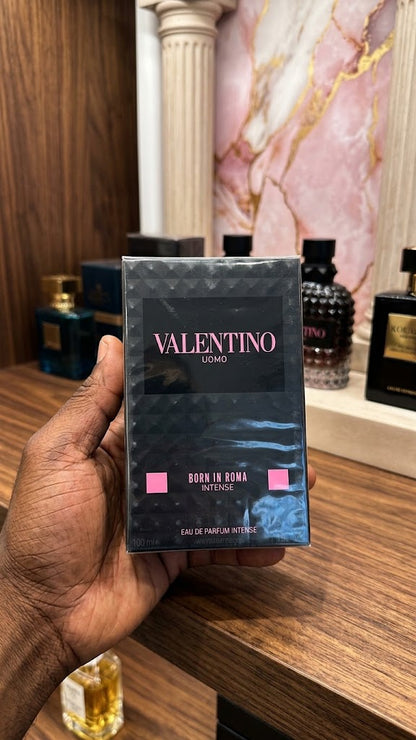 Uomo Born in Roma Intense Eau de Parfum