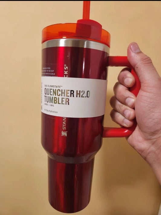 Stanley x Starbucks Quencher H2.0 Tumbler 40oz — Red